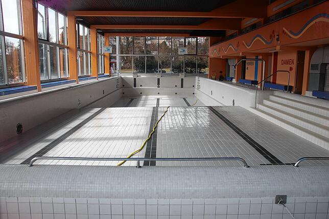 Das Hallenbad in Stockach ist im Moment verweist. Die Stadtwerke sind aber optimistisch, dass im Herbst wieder geöffnet werden kann.