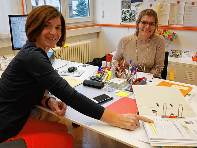 Schule mit Corona bedarf viel Organisation (von links): Schulleiterin Anja Claßen und ihre Stellvertreterin Sabrina Auer.