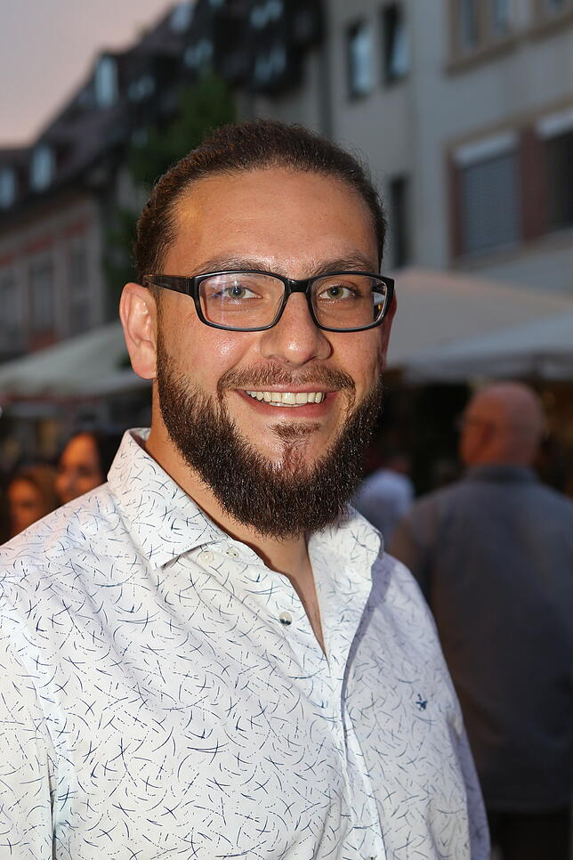 „Ich bin das erste Mal hier und es gefällt mir sehr gut. Mich hat dieser Schmelztiegel aus den unterschiedlichsten Nationen ...