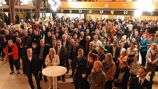In der Hotzenwaldhalle war das Interesse an der Verkündigung des Wahlergebnisses groß.