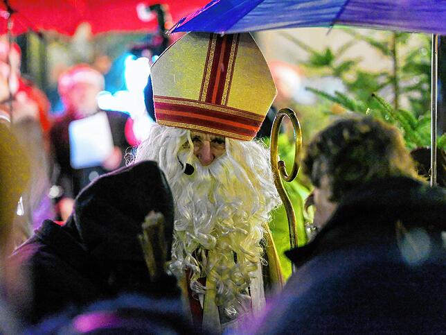 Der Nikolaus ist da.
