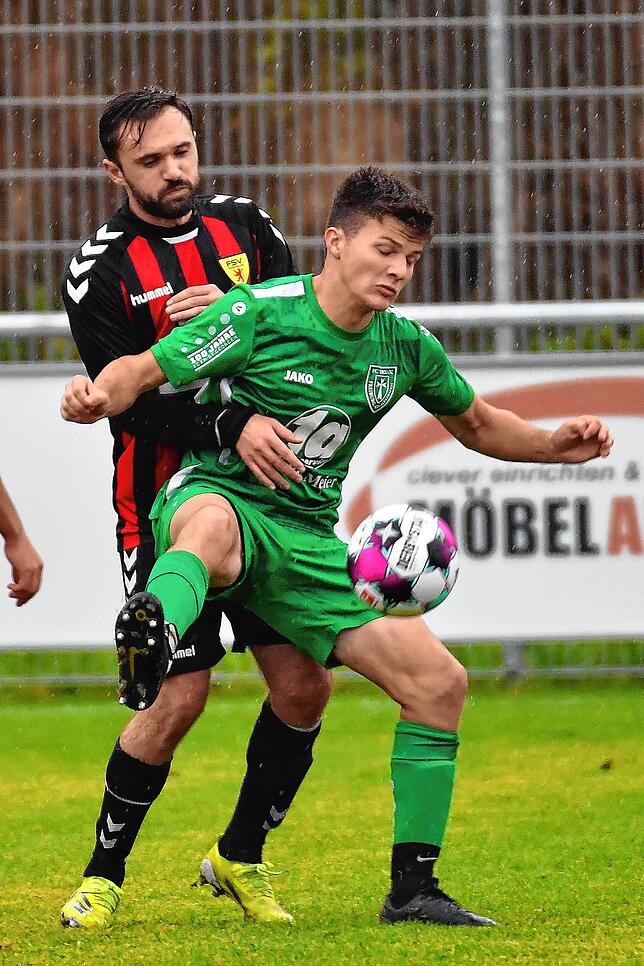 Bild 13: FSV Rheinfelden bleibt mit dem 3:2-Erfolg gegen den FC Freiburg-St. Georgen auch im 13. Saisonspiel unbesiegt &ndash; und wir haben Bilder!