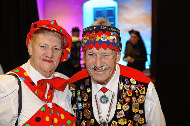 Bild 19: Narren und Mäschgerle strömen ins Konzil &ndash; Sie alle sind bei der SWR-Fernsehfasnacht dabei