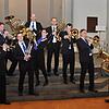 Die zehn Musiker spielen unter dem Motto "Querblechein" Kompositionen großer Meister aber auch moderne Arrangements zeitgenössischer ...