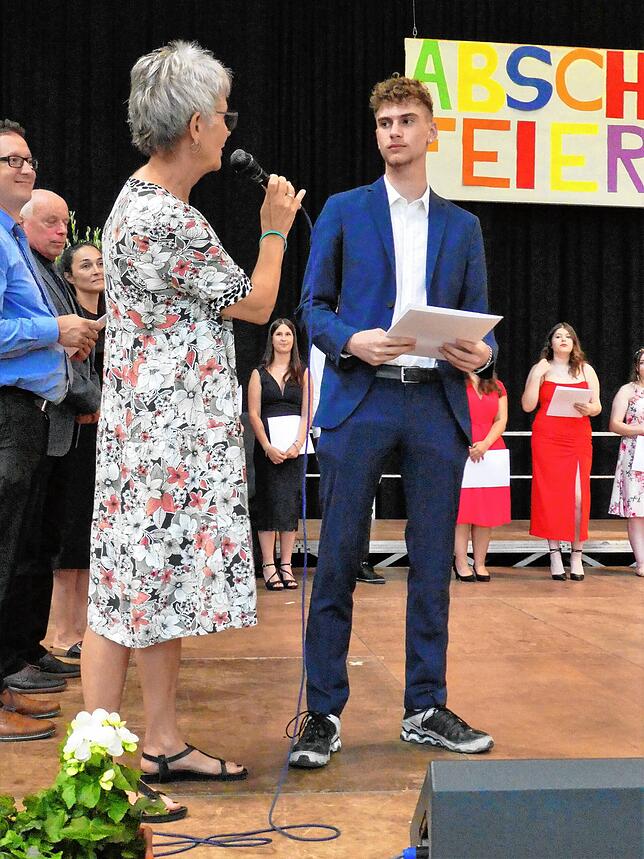 Bild 15: Bilder von der Zeugnisübergabe am Schulverbund Nellenburg Stockach &ndash; Teil 3