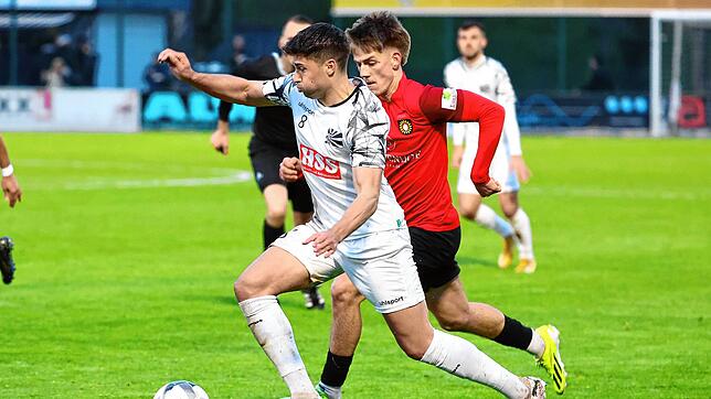 Nico Tadic (vorne) ist der einzige Spieler aus dem Villinger Regionalliga-Team, der in den ersten beiden Testspielen getroffen hat. Nun ...