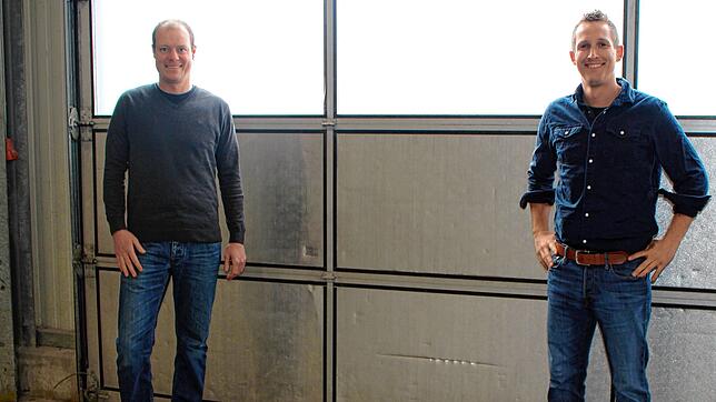 Mit Optimismus und viel Freude gehen Martin Reiß (links) und Ruben Riebsamen an die Gründung ihrer neuen Firma ...