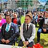 Dominik Schaaf und Manuel Groß (vorne von links) heiraten in Villingen am Samstag im Franziskaner-Garten.