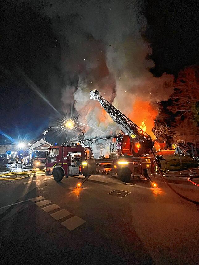 Bild 8: Großeinsatz beim Brand in Dettighofen – das sind Bilder