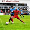 Keinen Sieger hatte das chancenreiche Duell zwischen Gastgeber FC Königsfeld (Jason Goedhuis, links) und dem SC Gottmadingen-Bietingen ...