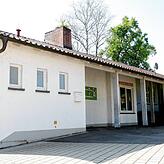(Archivbild) Dieses marode Pavilliongebäude der Grundschule Wollmatingen soll durch einen Neubau ersetzt werden.