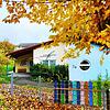 Wenn der Anbau an den Kindergarten Zoznegg verwirklicht wird, wird auch der bunte Zaun um das Gebäude herum teilweise versetzt werden ...