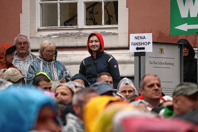 Bild 26: 3000 Fans feiern Nena in Meersburg