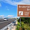Dieses Bild stammt aus dem Jahr 2016. Die Brücke steht aber heute noch so wie damals.