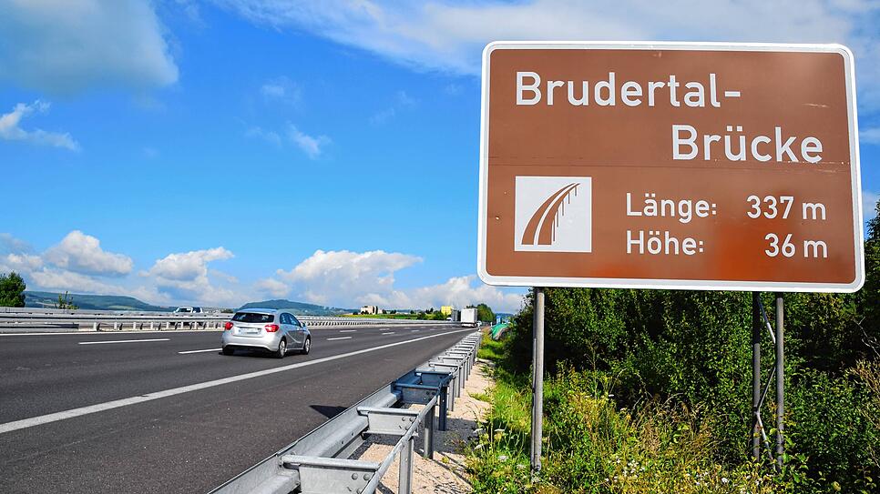 Dieses Bild stammt aus dem Jahr 2016. Die Brücke steht aber heute noch so wie damals.