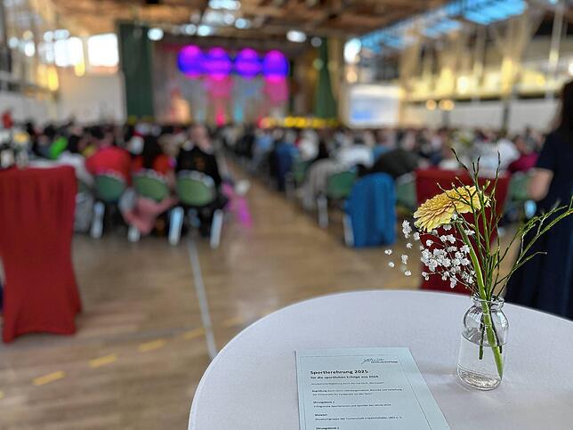 Bild 13: Große Resonanz und strahlende Gesichter bei der Sportlerehrung in Friedrichshafen