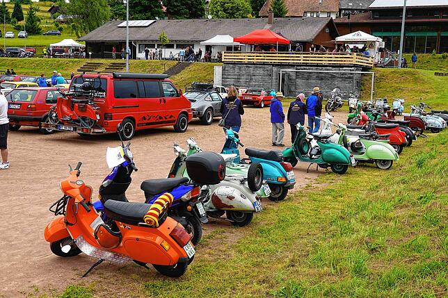 Bild 24: Hotzenwald: Oldtimer-Treffen mit Live-Musik
