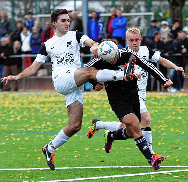 Bild 10: Schnappschüsse aus der Bezirksliga-Saison 2012/2013
