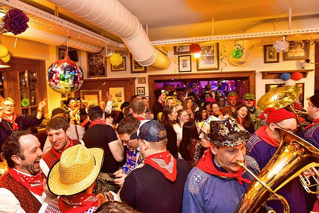 Bild 16: Eschinger Gaudimusikobed bringt beste Fasnetstimmung in die Gaststätten