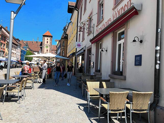 Bild 8: &bdquo;Wir sind Pioniere&ldquo;: Gastronome in Villingen dürfen Kunden wieder im Restaurant bewirten &ndash; so lief der Start