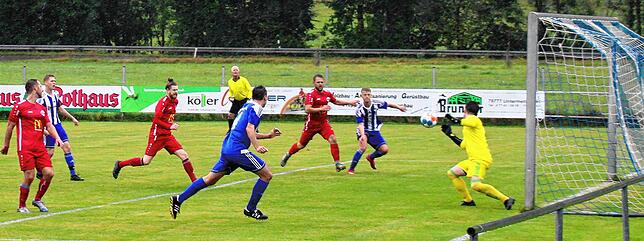 Bild 10: Die SG Mettingen/Krenkingen besiegt den FC Wallbach mit 8:0 &ndash; und wir haben Bilder!