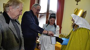 Auch die Sternsinger waren bei Neujahrsempfang mit dabei. Die Spendenbereitschaft war groß, die Spendenbüchse füllte sich schnell. ...
