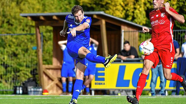 Routinier mit Elan: Der 31-jährige Heiko Güntert zählt dank seiner Dynamik und seiner Erfahrung zu den Leistungsträgern des FC Weizen.
