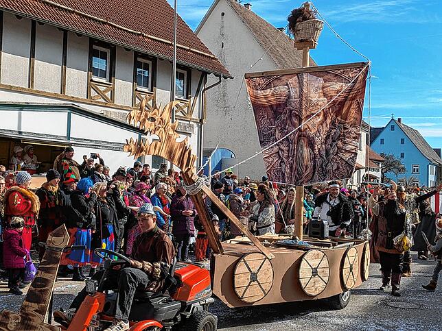 Bild 1: In Buchheim sind die Narren los - die schönsten Bilder des Fasnetsumzugs