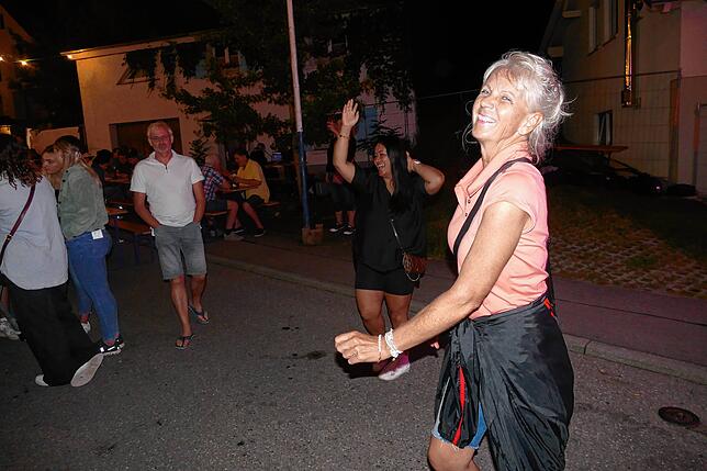 Bild 11: Musikkapelle, Bläserjugend und Gesangverein Hausen vor Wald feiern den Sommer mit hunderten Gästen