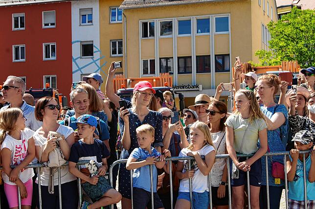 Bild 13: Der Seehas ist da und verteilt den Hasenklee