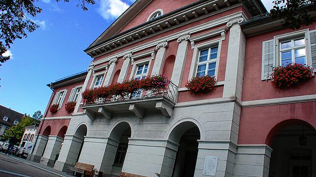 Die Strukturen im Rathaus in Schopfheim werden umgekrempelt, das erhöht die Personalkosten. Foto: André Hönig