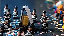 Einen Fasnachtsumzug mit Spielfiguren bietet die Narro-Zunft Waldshut im Internet.