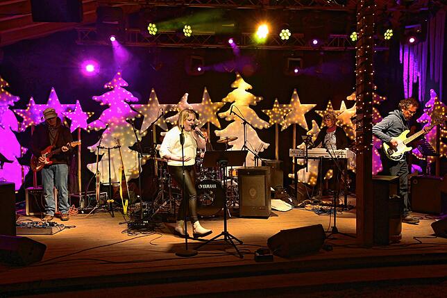 Bild 19: Von rockig bis nostalgisch &ndash; das war los auf dem Triberger Weihnachtszauber