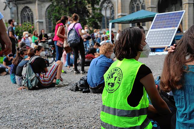 Die offizielle Eröffnung des Camps lockte viele Menschen an.