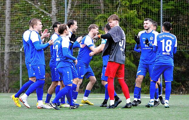 Bild 14: Letzte Aktion bringt FC Überlingen einen Punkt gegen FC Radolfzell. Wir haben die besten Bilder!