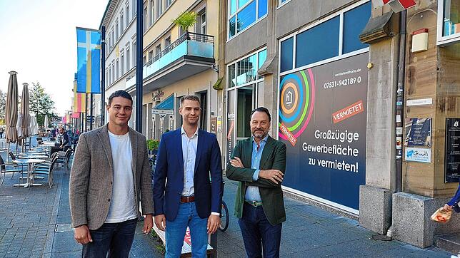 An der Marktstätte eröffnet die Firma Vorwerk voraussichtlich ab Mitte November 2025 einen Showroom für Thermomix und Staubsauger. ...