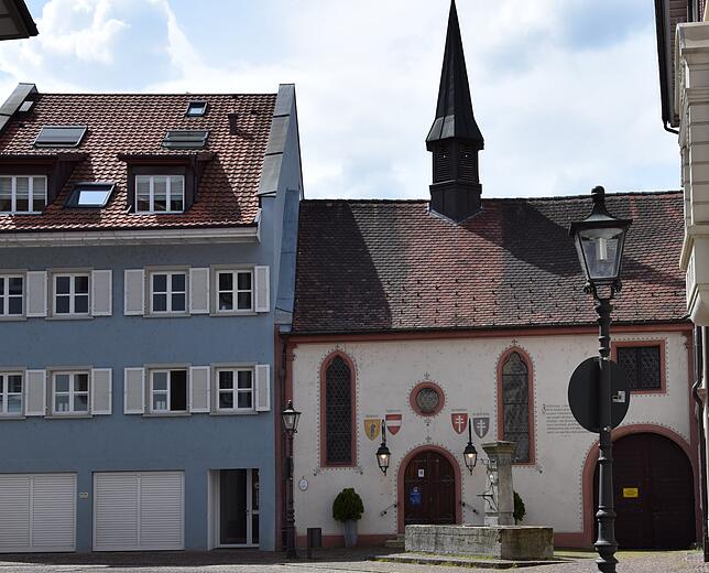 Stadtführer Willy Riegger legte bei der Restaurierung der Heiliggeistkapelle durch die Ehemaligen der Junggesellenschaft 1468 mit Hand an.