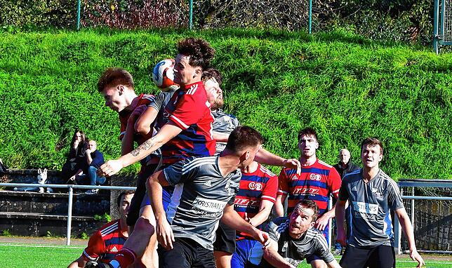 Bild 13: SG FC Wehr/Brennet II besiegt den SC Niederhof/Binzgen mit 3:0 – und wir haben Bilder!