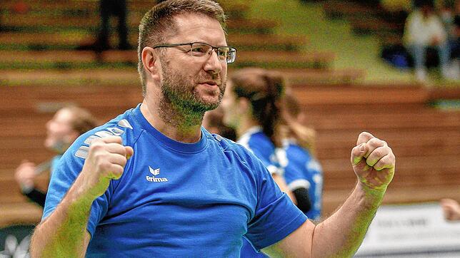 Trotz der schwieriger Hinrunde bleibt Trainer Sven Johansson positiv: Eine wichtige Voraussetzung für die Rückrunde sei aber, dass seine ...