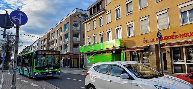 Der neue OB zieht in die Friedrichstraße. Damit dürfte er täglich Zeuge der Verkehrsverhältnisse werden, die seit der Umgestaltung ...