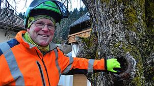 Christian Stockheim aus Bernau ist Experte für die Baumpflege. Bild: Christiane Sahli