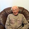 In diesem bequemen Sessel ruht sich Rolf Häfker gerne ein wenig aus, wenn er müde ist. Der 90-Jährige ist 2014 von Bremen nach Schonach ...