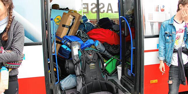 Ein Shuttle-Bus zum Southside-Festival 2019, als es zum bisher letzten Mal stattfand.