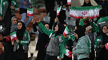 Iran gegen Bolivien: 2018 ließen die iranischen Behörden einmalig Frauen ins Stadtion, weil der Fifa-Chef vor Ort war.