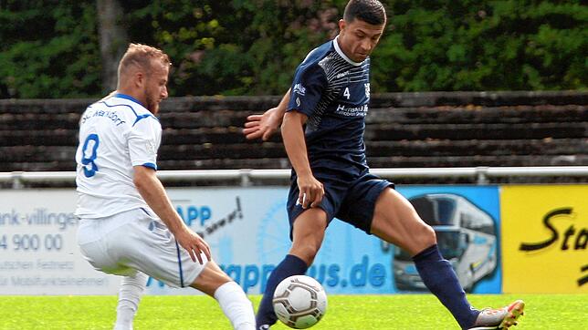 Baris Cakici (rechts) spielte zuletzt beim FC 08 Villingen und startet nach langer Verletzungspause sein Comeback bei der SG Kirchen-Hausen.