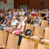 Die Sparkasse Reichenau hatte beim Infoabend zum Adler-Areal für 200 Besucher Stühle aufgestellt. Es kamen rund 100.