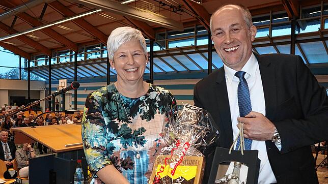 Bürgermeister Maik Lehn aus Stetten a.k.M. spricht Dankesworte namens aller Bürgermeisterkolleginnen und -kollegen sowie als Vertreter ...