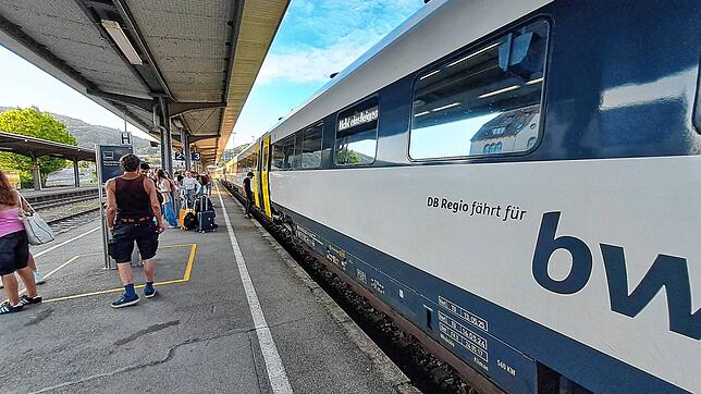 Zugausfälle und Wartezeiten auf der Hochrheinstrecke am am 3. September 2024. Unsere Bilder zeigen die Situation in Waldshut.