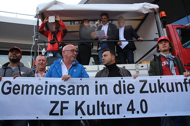 Betriebsrat und Mitarbeiter wünschen sich eine „ZF Kultur 4.0“ statt einer Kultur der Angst, die derzeit herrsche. Das ...