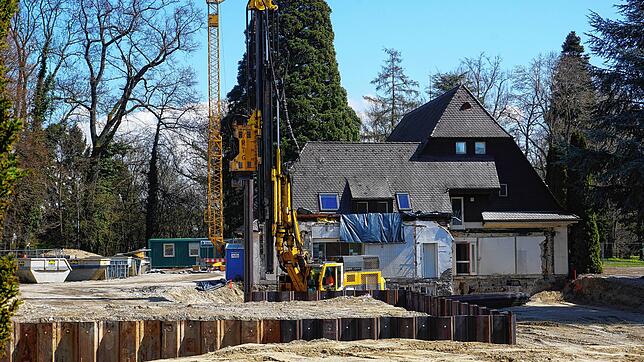 Die alten Gebäude auf dem Areal des früheren Erholungsheims der Diakonissen direkt am Fischbacher Seeufer sind &ndash; bis auf die Villa ...